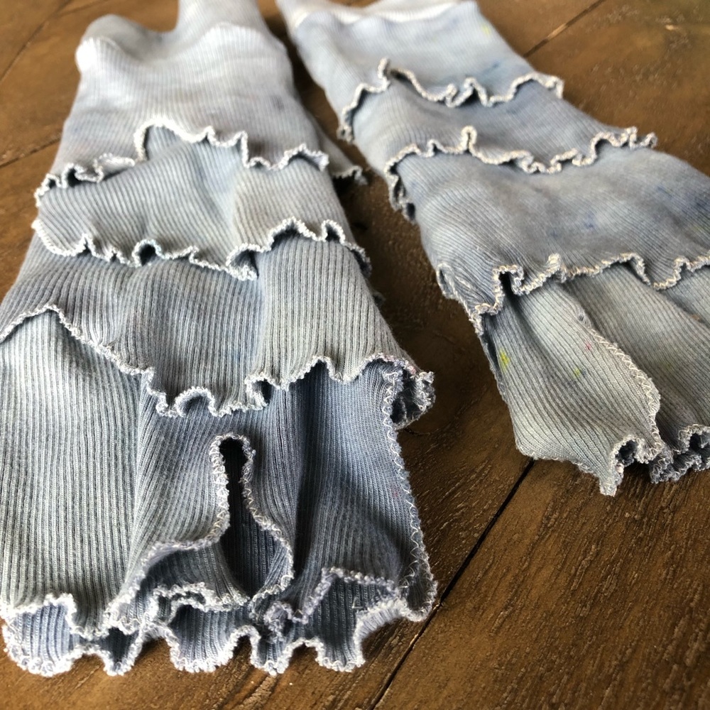 Handmade glovelets arm warmers with ruffles - Picture 11 of 16